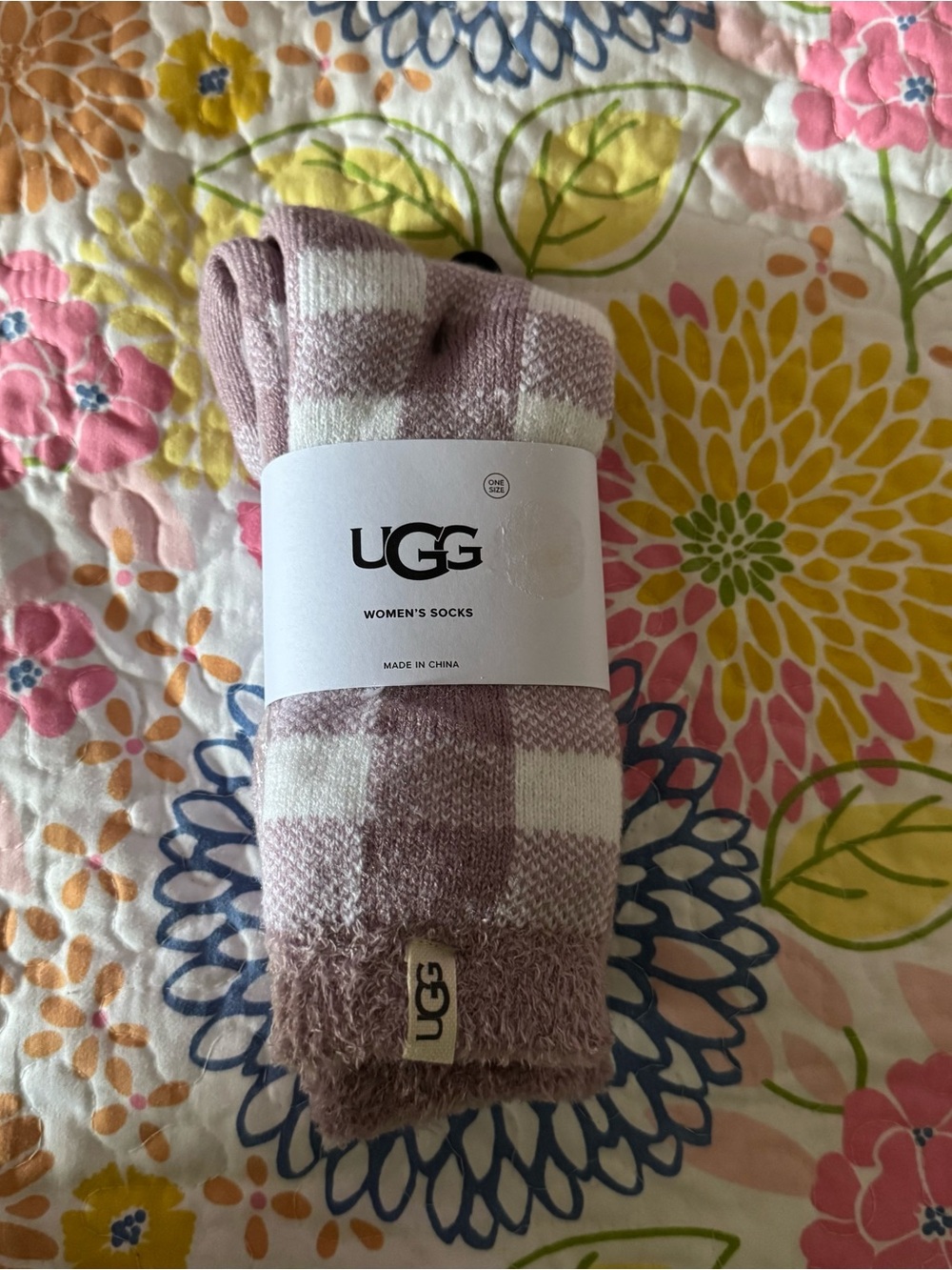 NWT pink / white ugg socks womens